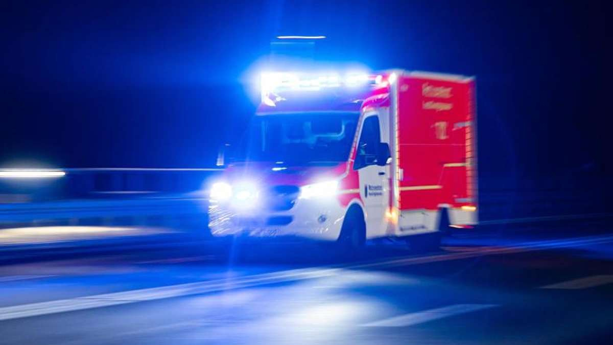 Hof: Feuerwehr löscht Flächenbrand in Tauperlitz