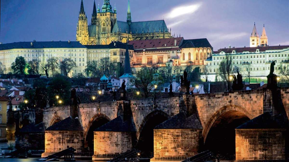 Marktredwitz/Prag: Brückenbauer feiern auf einer Brücke in Prag Jubiläum