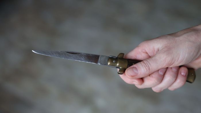 31-Jähriger zückt ein Messer 