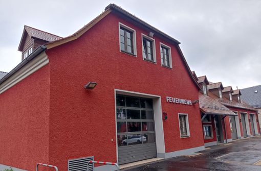 Für Anbau und Erweiterung des Feuerwehrgerätehauses in Waldershof (Bild) sind in nichtöffentlicher Sitzung Planungsleistungen vergeben worden. Foto: /Oswald Zintl