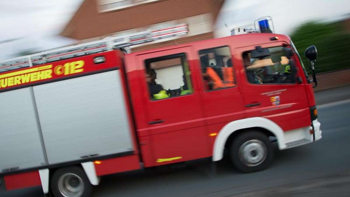 Hof: Brand in Berg: Hausbesitzer und Feuerwehrmann verletzt