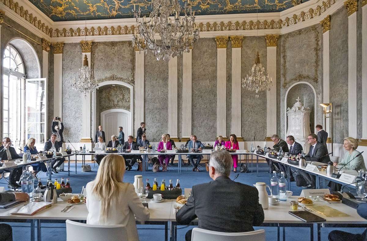 Sitzung vor prächtiger Kulisse: Das bayerische Kabinett tagte im Neuen Schloss in Bayreuth.