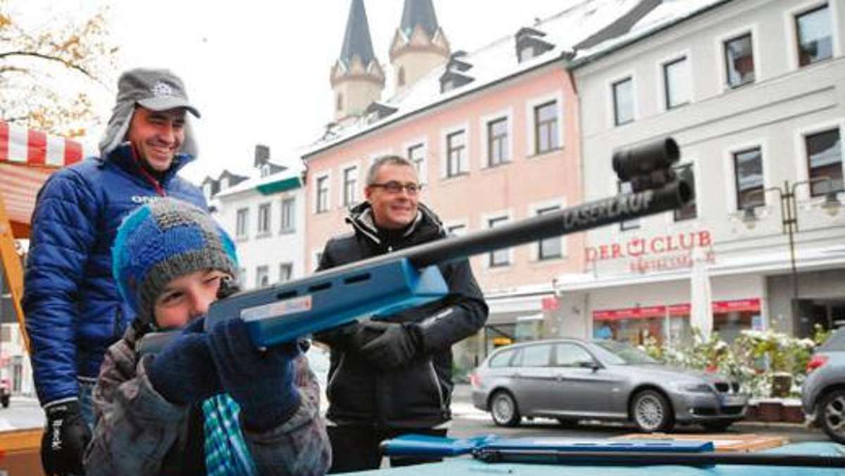 Hof: Wintermesse rund ums Rathaus