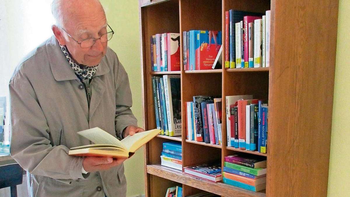 Rehau: Bücherschrank zum Geben und Nehmen