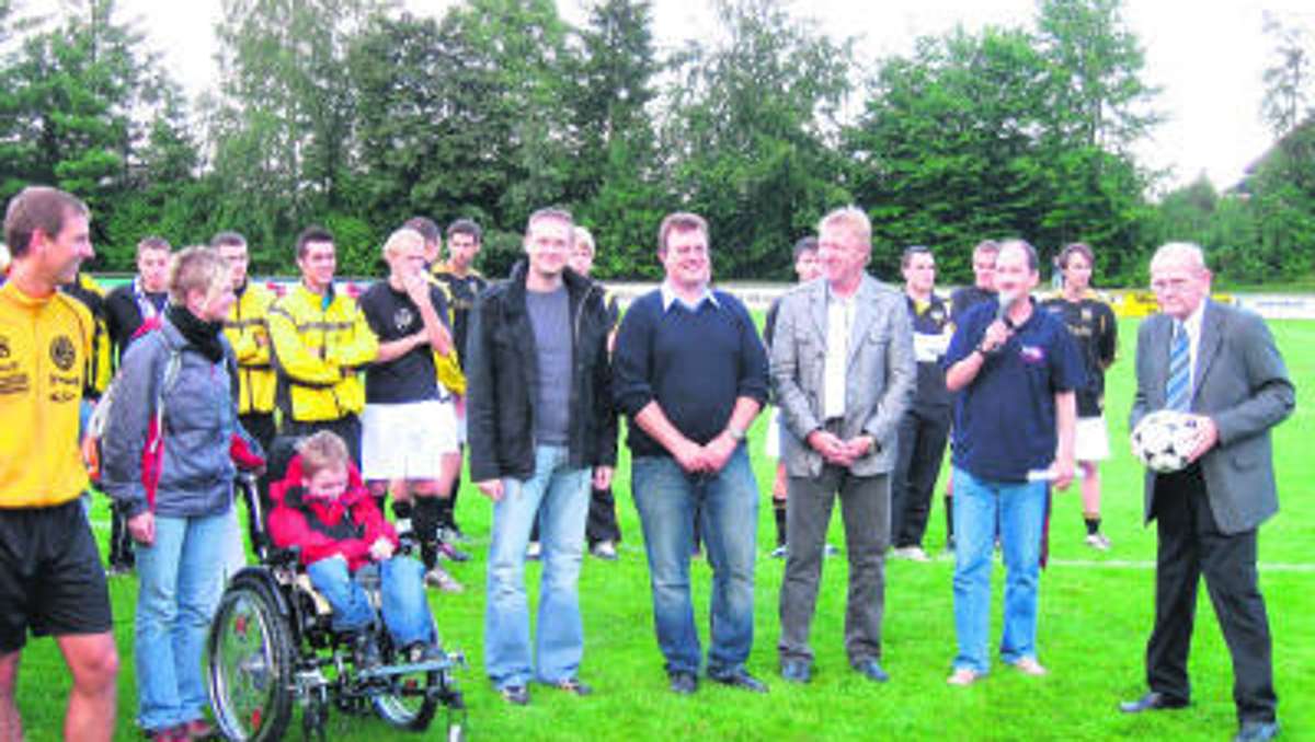 Regionalsport: Auch Uwe Seeler, Sepp Maier, Lothar Matthäus und Co. spielen für den kleinen Tim