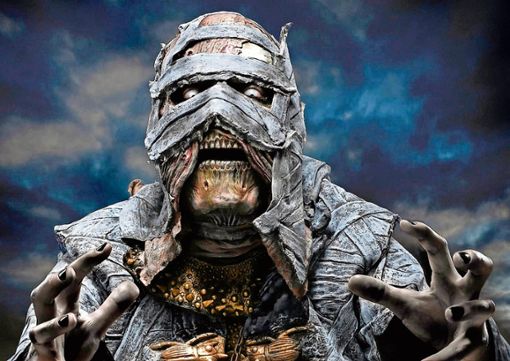 Lordi-Gitarrist Amen Ra verkörpert auf der Bühne die Kunstfigur einer ägyptischen Mumie. Der bürgerliche Name des 47-jährigen Musikers lautet Jussi Sydänmaa. Quelle: Unbekannt
