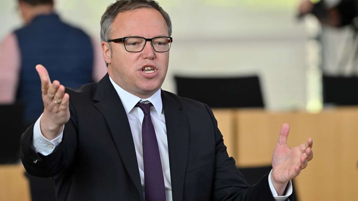 Landtag: Krisenland? Opposition und Regierung streiten über Bilanz