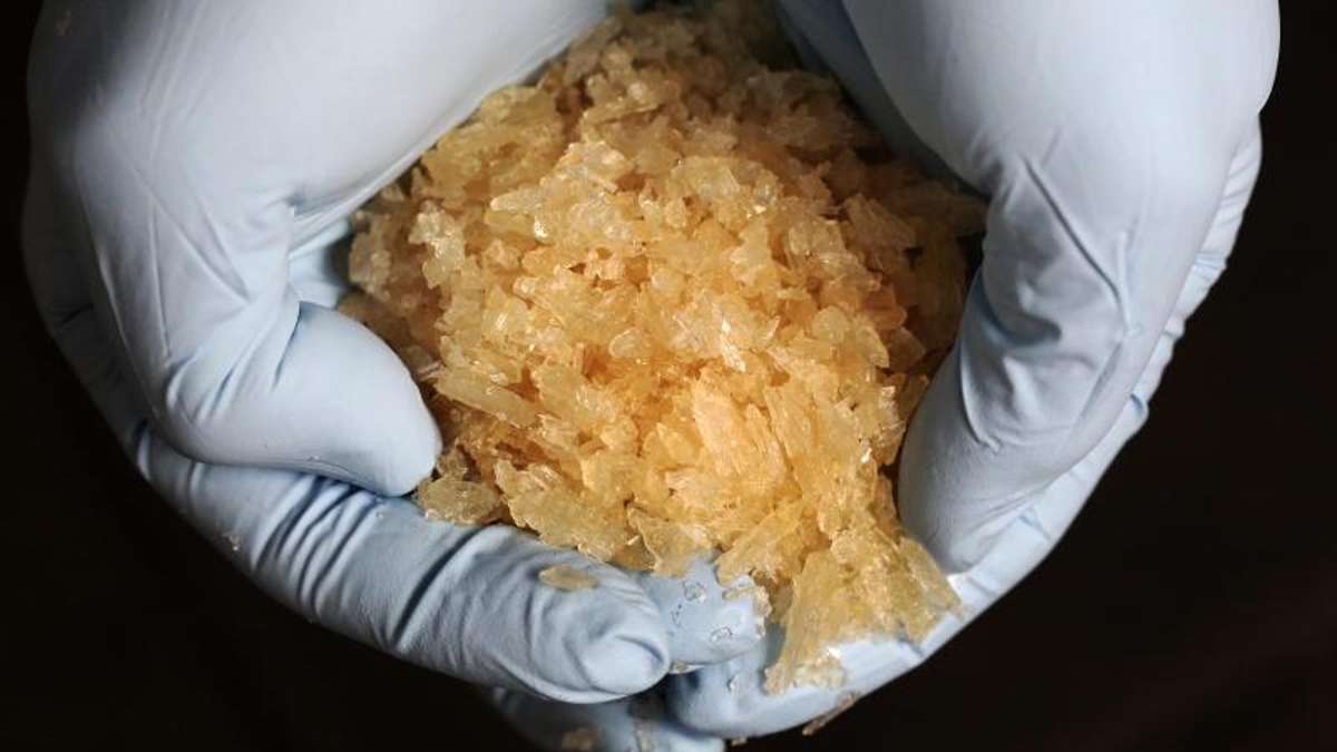 Selb: Hofer schluckt vier Gramm Crystal in Gummihandschuh