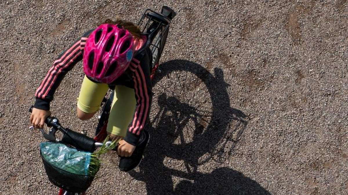 Hof: Kind auf Fahrrad gerät auf die Gegenfahrbahn