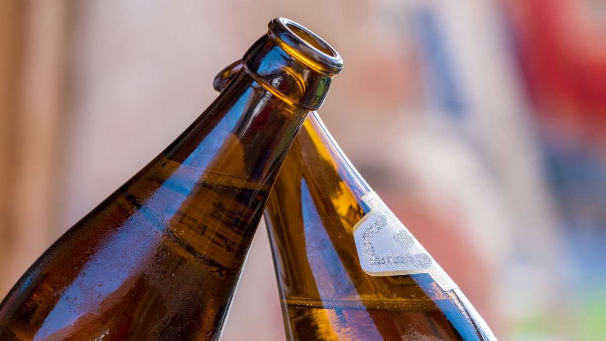 Aus Frust über Corona-Vorschriften : Gaststätten-Besucher stehlen zwei Kästen Bier