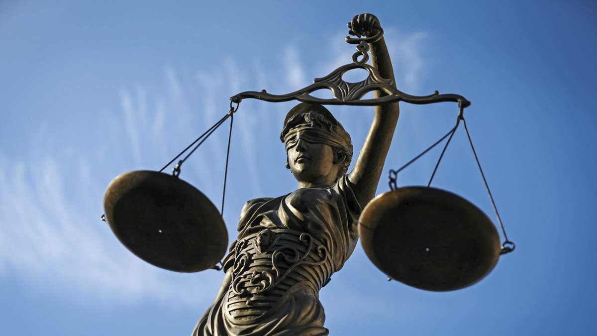 Streit landet vor Gericht: Morddrohung wegen einer Taschenlampe?