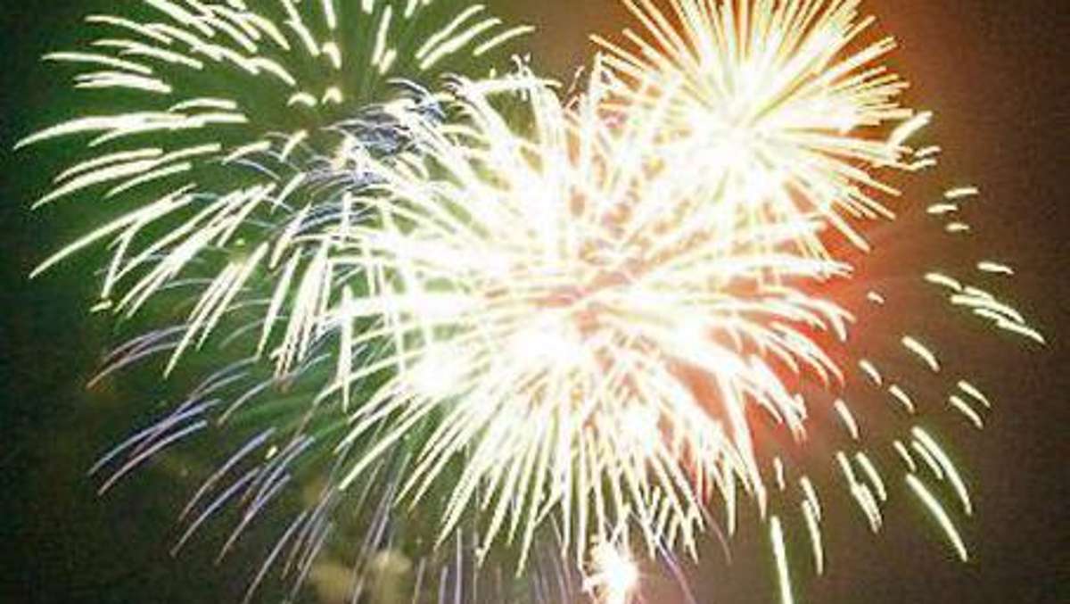 Hof: Stadt verschiebt Volksfest-Feuerwerk
