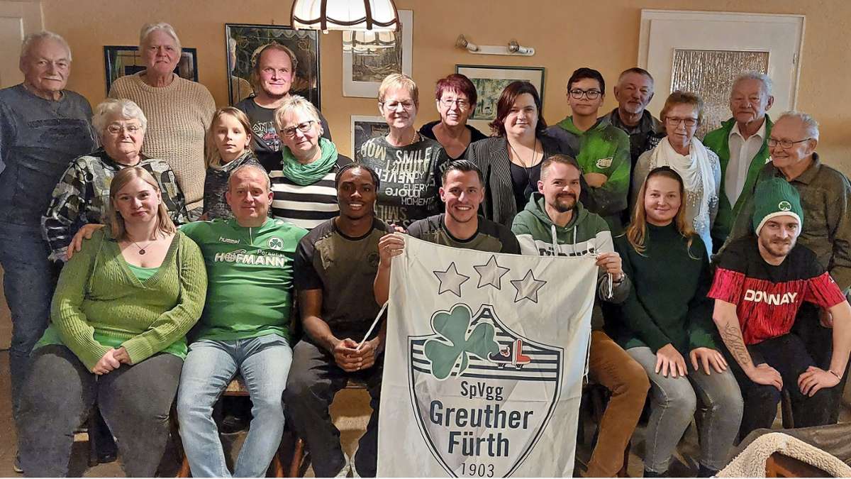 Fußball-Fanclub: Kleeblatt-Familie holt die Bundesliga nach Stammbach