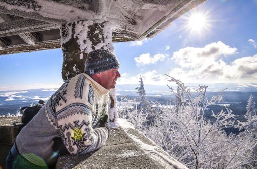 Winter, wie ihn  (nicht nur) Urlauber lieben: Das Fichtelgebirge  ist    mit  Schnee überzuckert,  die Sonne scheint. Foto: Archiv  Florian Miedl