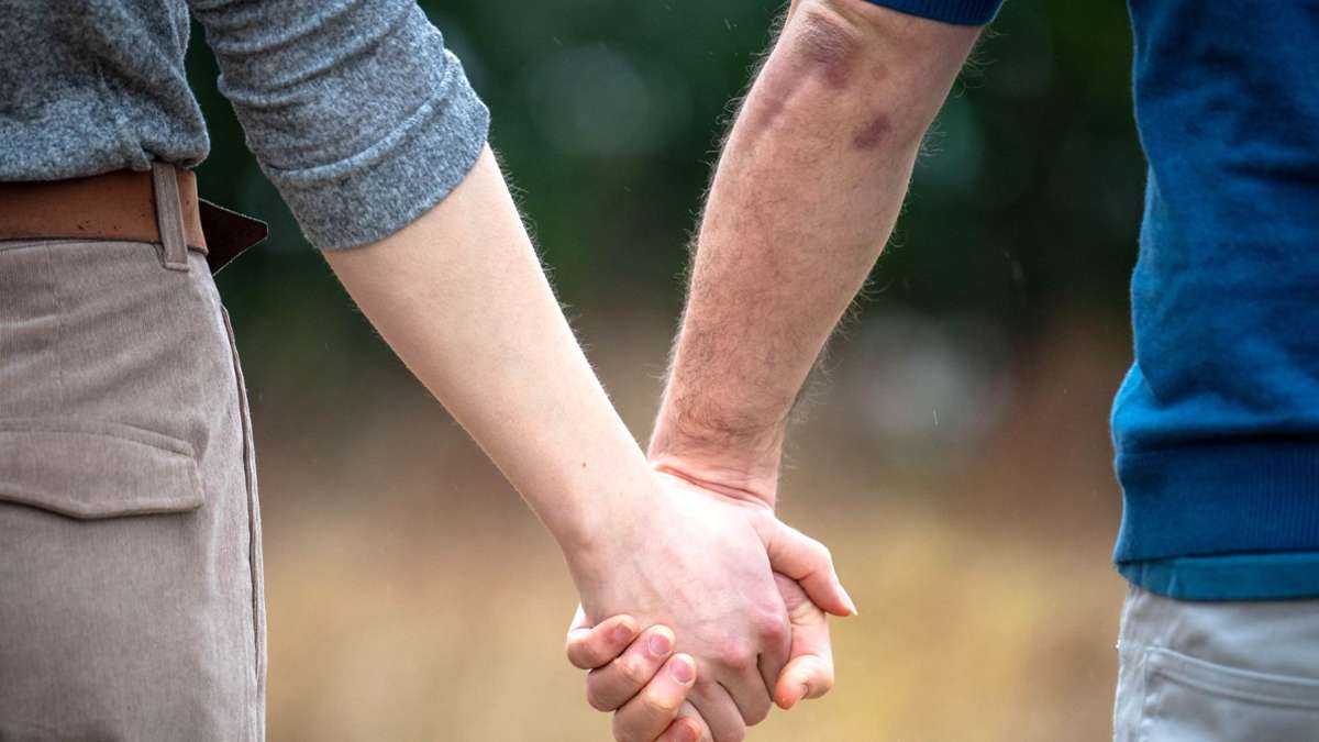 Kurz vor Valentinstag: Paare zeigen öffentlich ihre Liebe