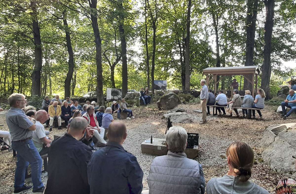 Stefan Bringezu präsentierte sein Buch am Dichterbrunnen. Foto: /O.K.H.