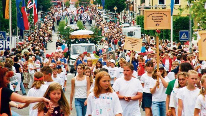 Vor Rehauer Wiesenfest: Debatte um Heimat-Hymne