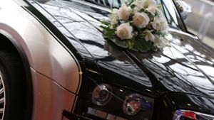 Hochzeit abgesagt : Bräutigam verursacht Unfall mit Hochzeitsauto