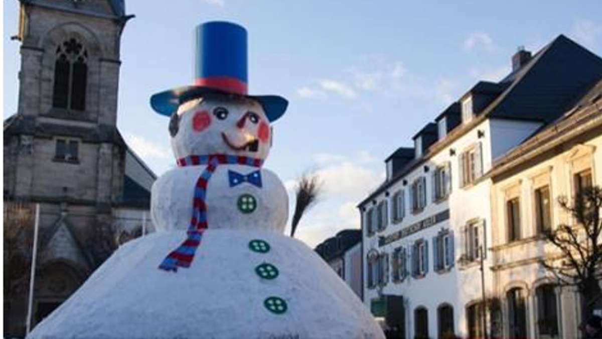Zu warm in Bischofsgrün: Fällt der Schneemannbau ins Wasser?