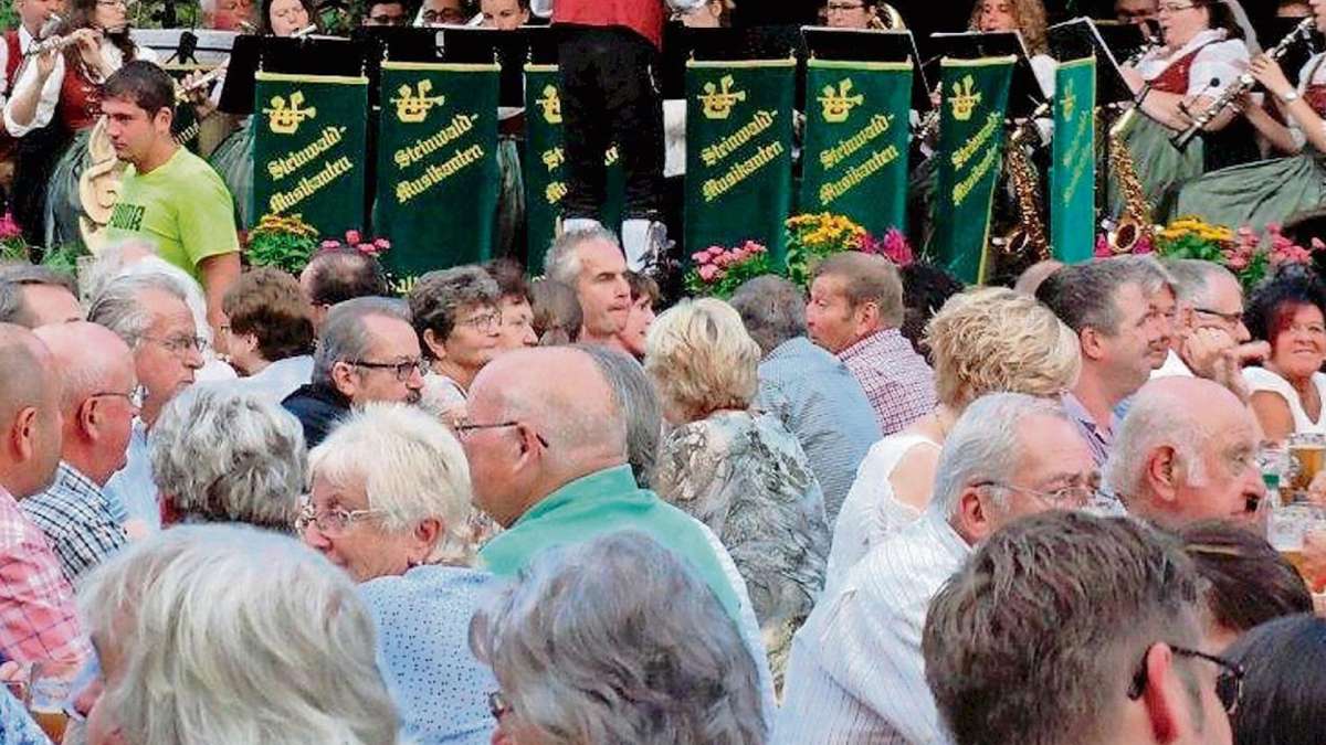 Pullenreuth: 500 Gäste genießen Blasmusik