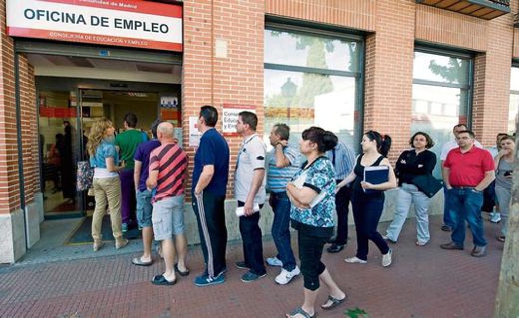 In Spanien herrscht eine hohe Arbeitslosigkeit. Vor den dortigen Arbeitsagenturen bilden sich häufig lange Schlangen. Dass auch der deutsche Arbeitsmarkt nicht immer ein Garant für Beschäftigung ist, haben jüngst fünf Spanier erlebt, die der Arbeit wegen nach Deutschland gekommen sind.