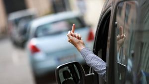 Streit zweier Autofahrerinnen endet mit Schlägen und Tritten