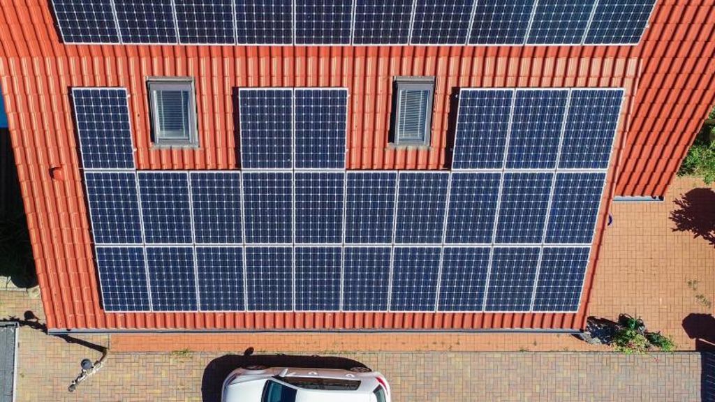 Verkehrswende: Private Solarstromanlagen als Tankstellen für E-Autos