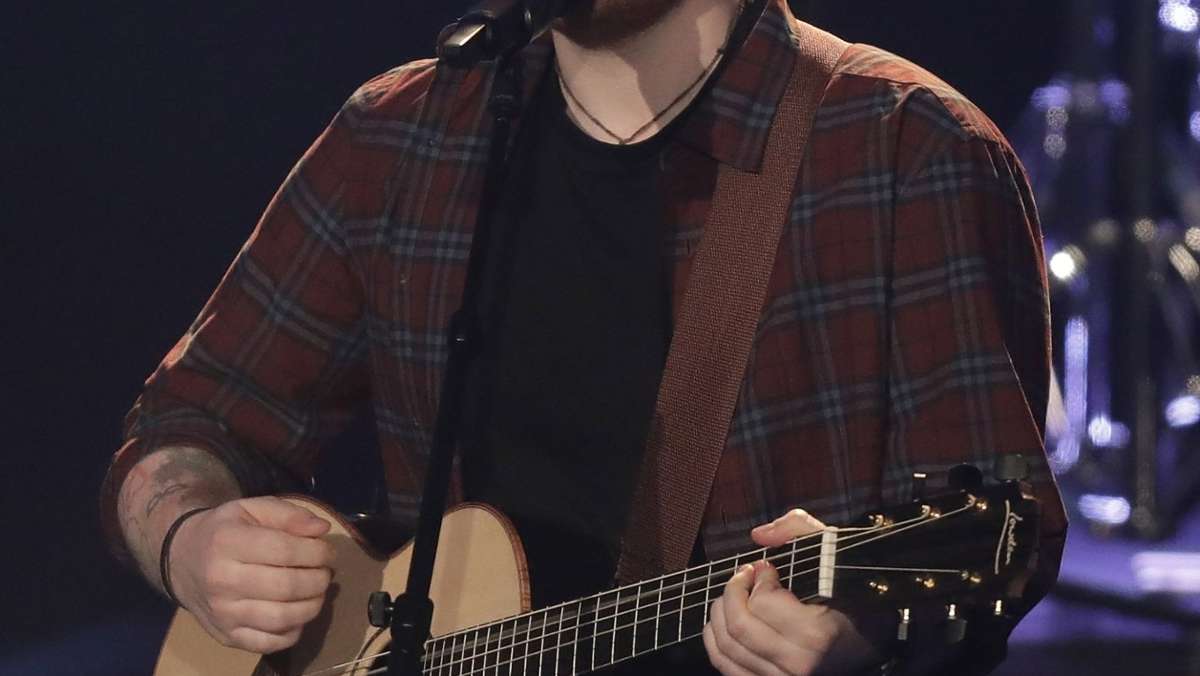 Kunst und Kultur: Ed Sheeran im Doppelpack an der Spitze der Charts