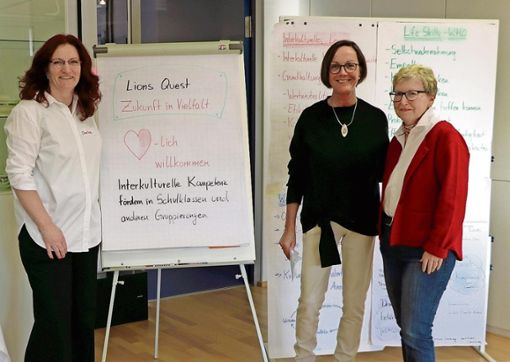Zeigten sich zufrieden mit der Resonanz auf das Seminar (von links): Kursleiterin Christine Schießl, Kerstin Janke von den Selber Lions und Jutta Schramm vom Lions-Club Naila. Foto: pr