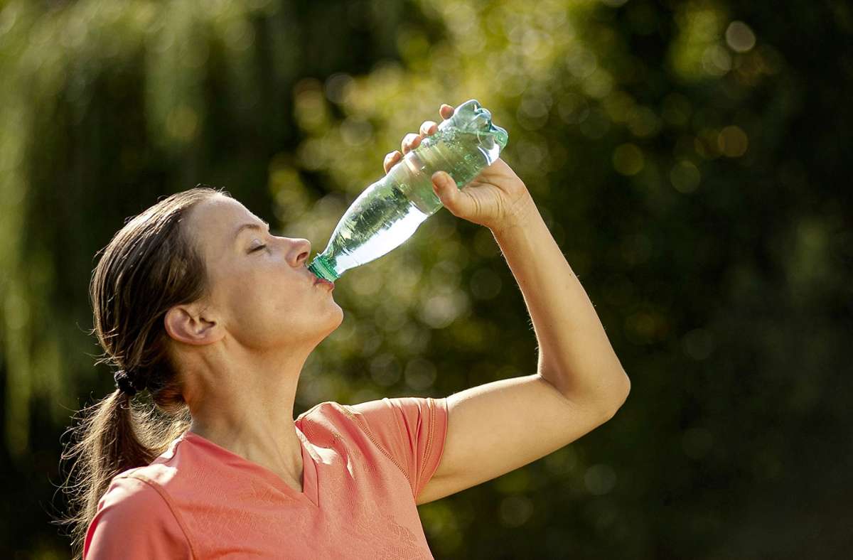 Kalorienfreier Durstlöscher: Das beste Getränk im Alltag und beim Sport ist und bleibt Wasser. Foto:  