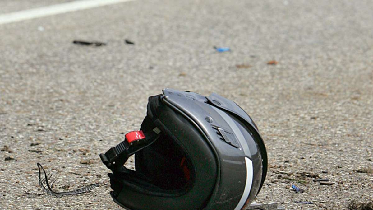 Hof: Schwerer Motorradunfall: Biker war betrunken