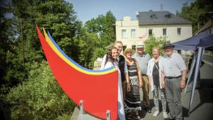 Förderverein übergibt Kunstobjekt: Dynamische Flügel fürs Künstlerhaus