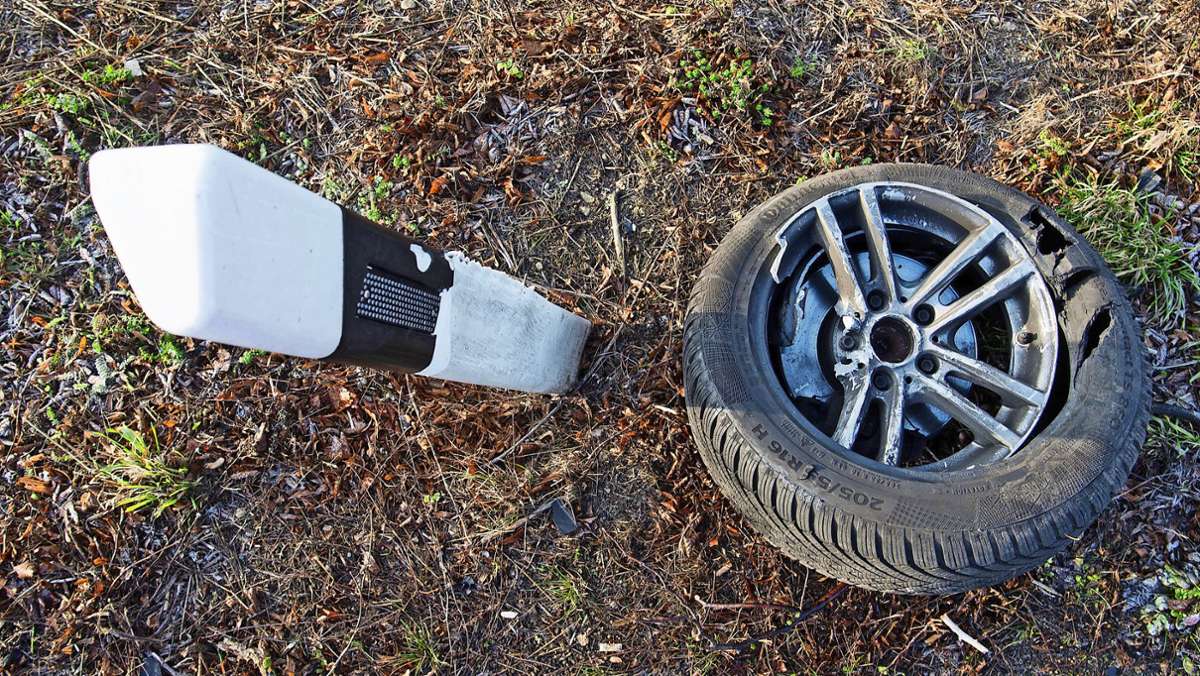 Nach Gebrauchtwagenkauf: Auto verliert Reifen während der Fahrt