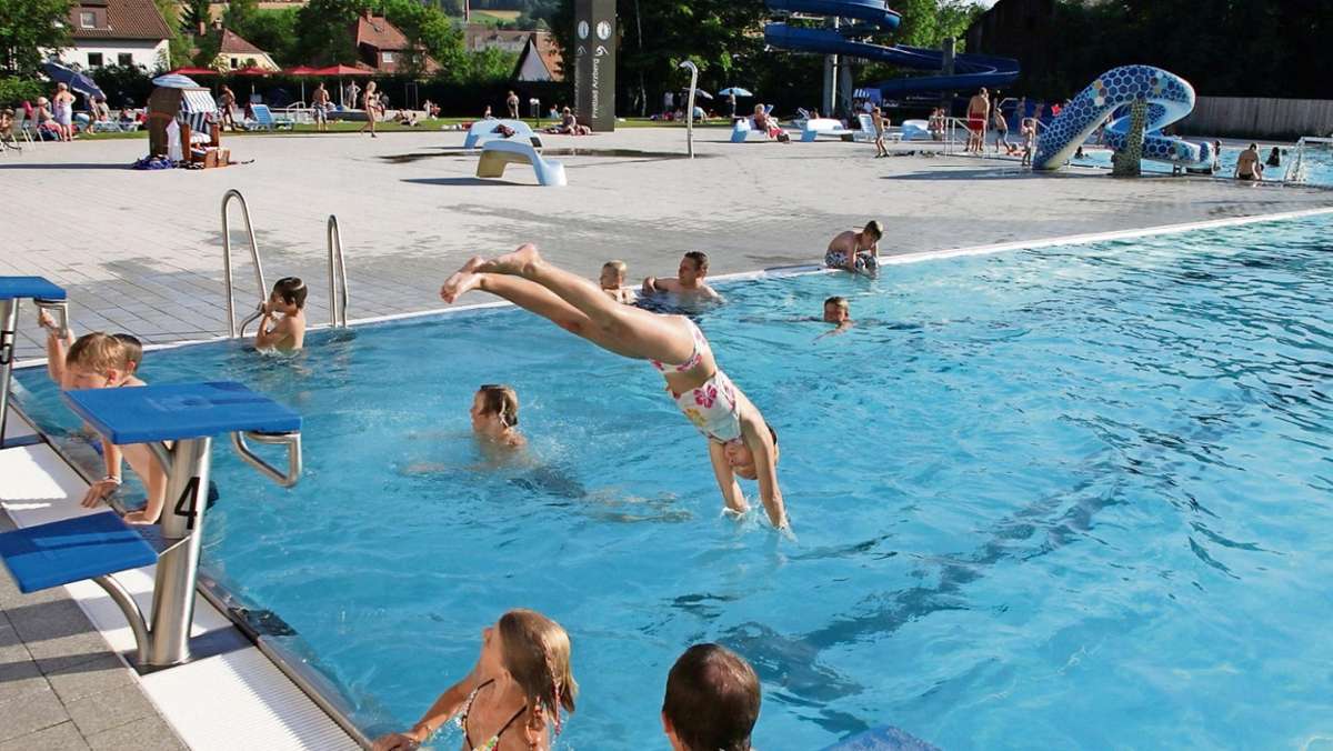 Arzberg: Arzberger Schwimmbad öffnet am Samstag