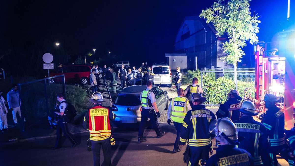 Nordrhein-Westfalen: Streit auf Hochzeitsfeier – Mann rast in Gruppe und verletzt fünf Menschen