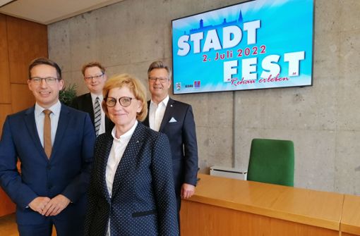 Michael Abraham, Alexander Prechtl, Dorothee Strunz und Jürgen Werner (von links) hoffen auf viele Besucher zum Stadtfest. Foto:  