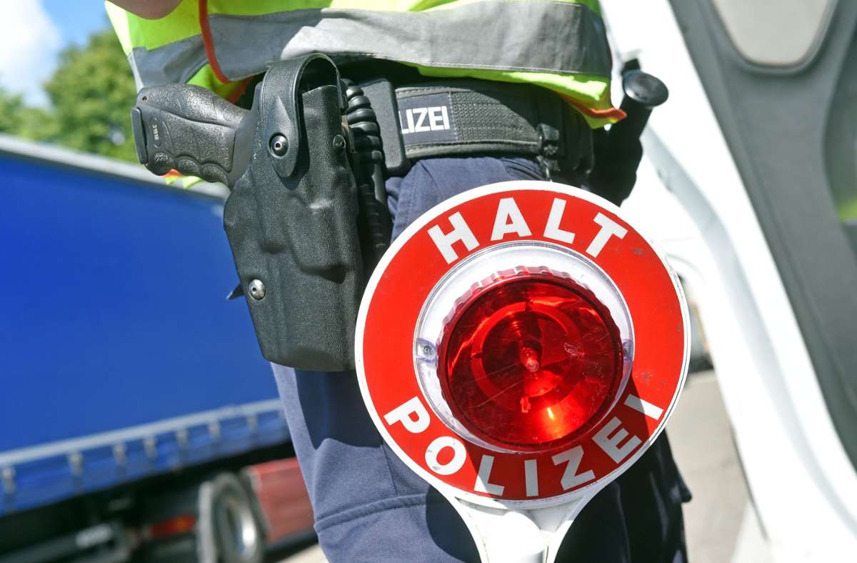 Polizeikontrolle – Symbolbild. Foto: picture alliance / dpa/Uli Deck