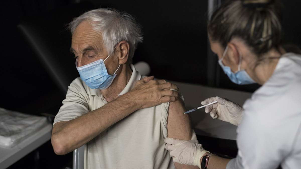 Hof: Wie kommen Senioren ins Impfzentrum?