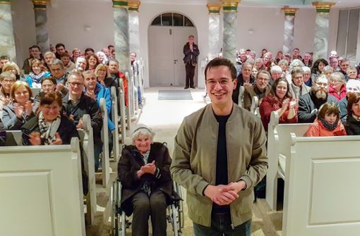 In der Sanjkt-Gallus-Kirche in Zell ging Adrian Roßner mit über 100 begeisterten Zuhörern auf eine spannende Zeitreise. Foto: Repert