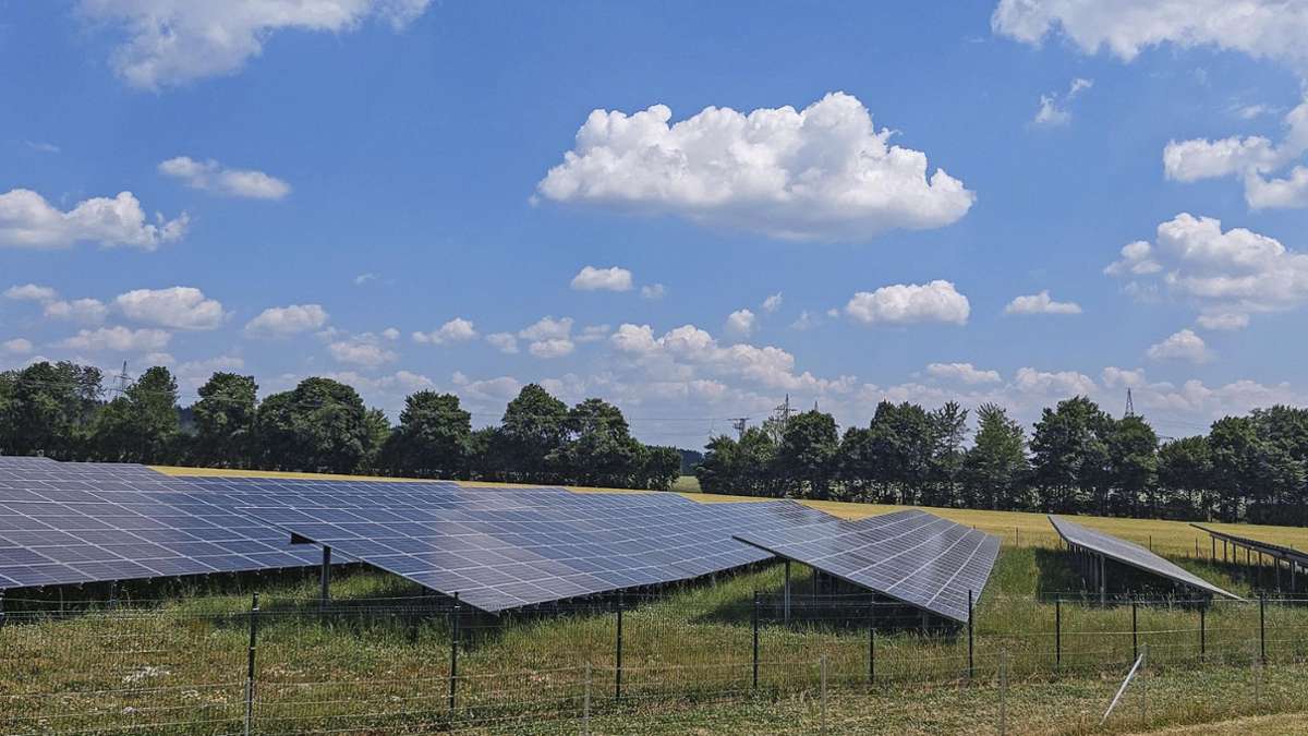 Freiflächen-Fotovoltaik in Röslau: Solarstrom: Lieber  von Dächern als Äckern