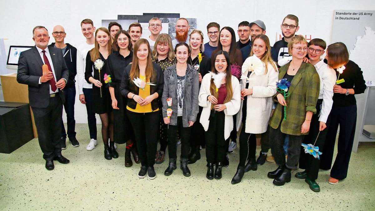 Münchberg: Helmbrechts: Hochschule entlässt 18 Absolventen