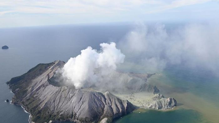 Viele tote Urlauber bei Vulkanausbruch in Neuseeland