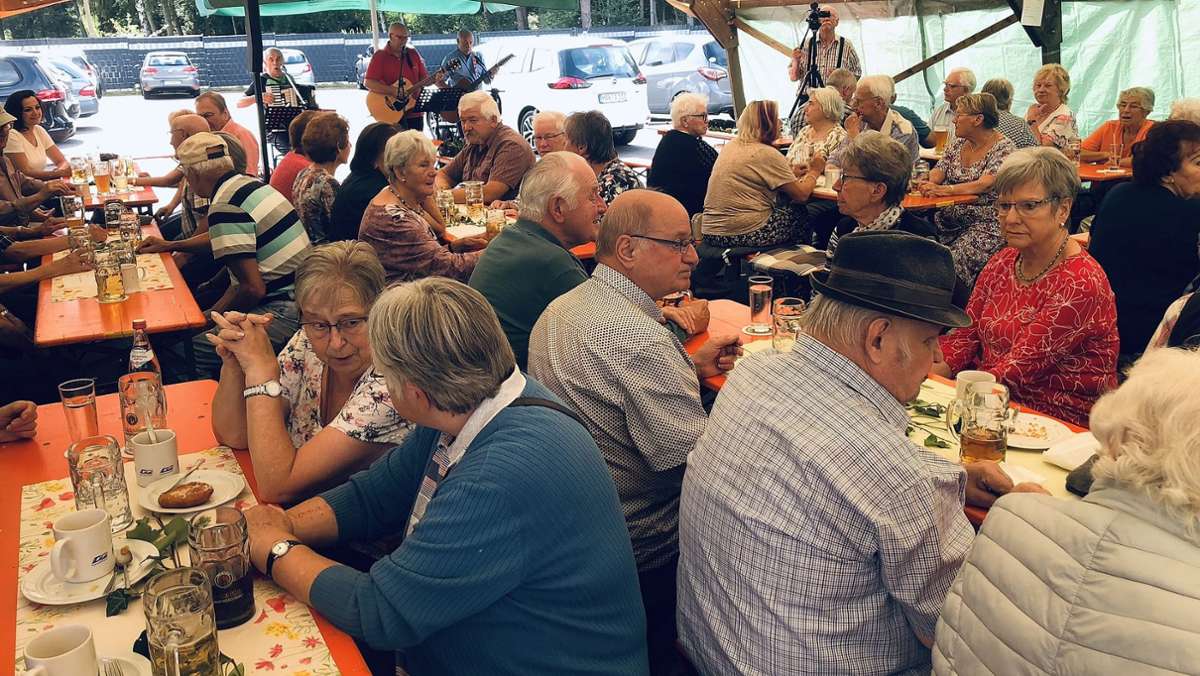In Waldershof: Senioren feiern  Sommerfest