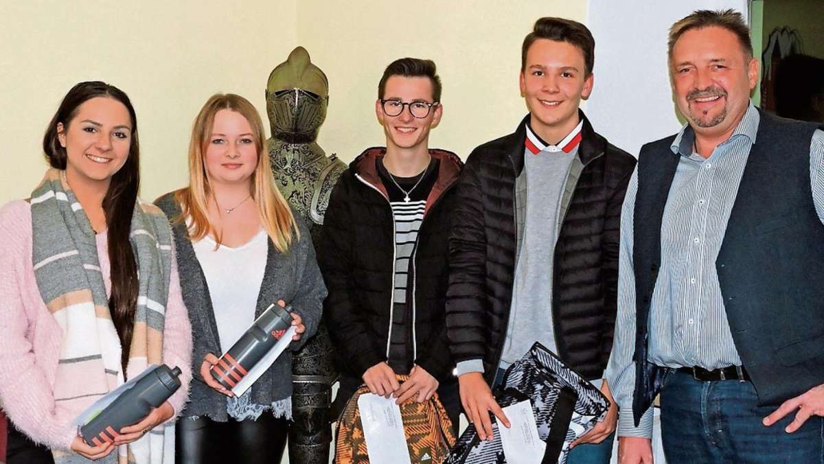 Lichtenberg: Schüler sammeln für Kriegsgräber