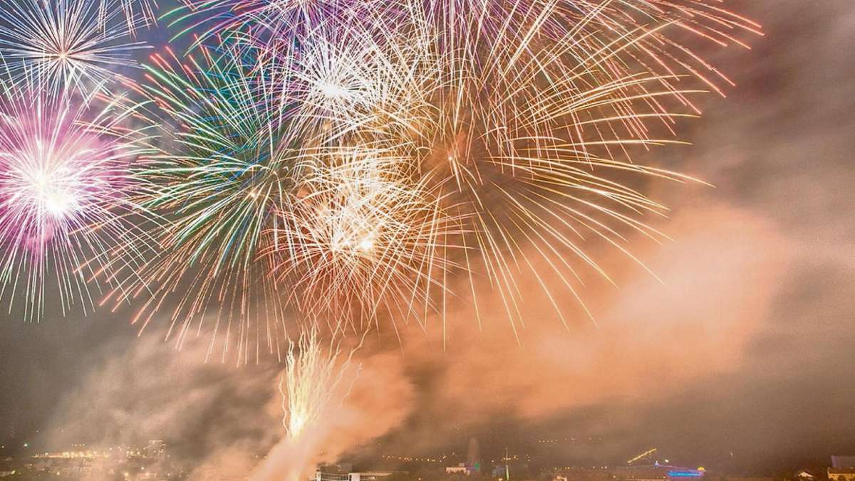 Hof: Brandgefahr: Stadt Hof sagt Feuerwerk zum Volksfest ab