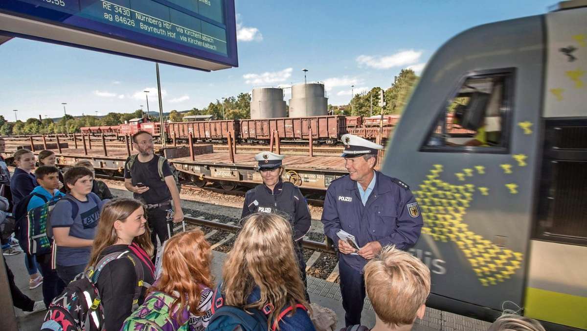 Marktredwitz: Bundespolizei begrüßt die Bahn-Neulinge
