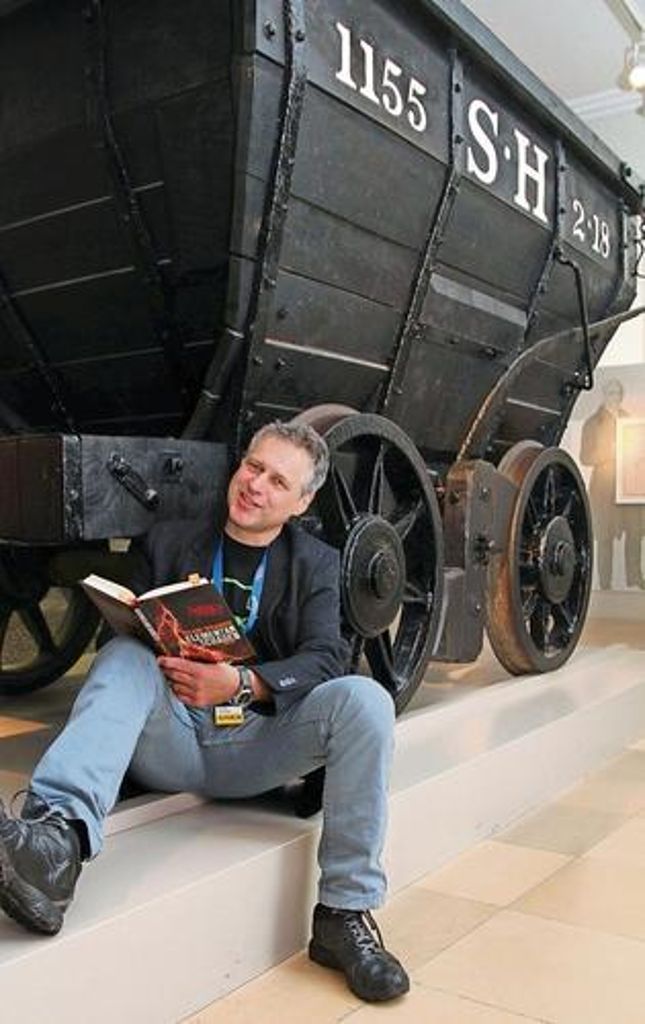 Roland Spranger aus Hof las bei der "Criminale" im DB-Museum. Foto: ah