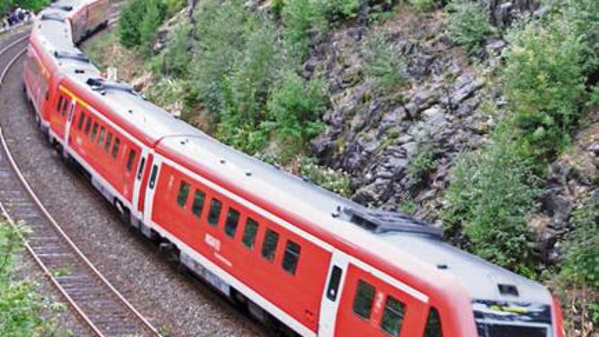 Wirtschaft: Bahn sperrt Hauptstrecke total