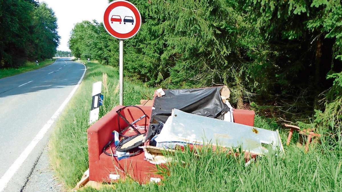 Hof: Riesiger Müllberg bei Zedtwitz