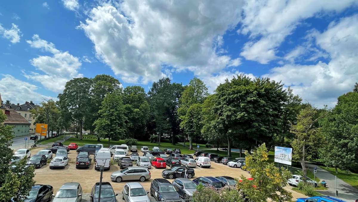 Parkplatznöte in Marktredwitz: Wohin mit  all den Autos?